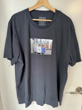 Oasis Live '25 Detroit Bus Photo T-Shirt Faded Black